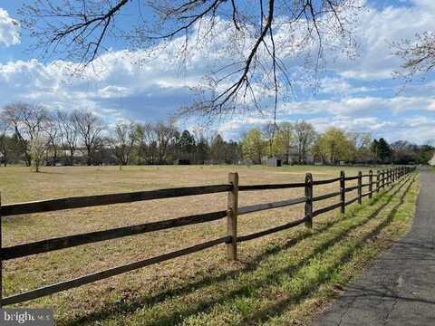 1045 GENERAL SULLIVAN ROAD, WASHINGTON CROSSING, PA 18977
