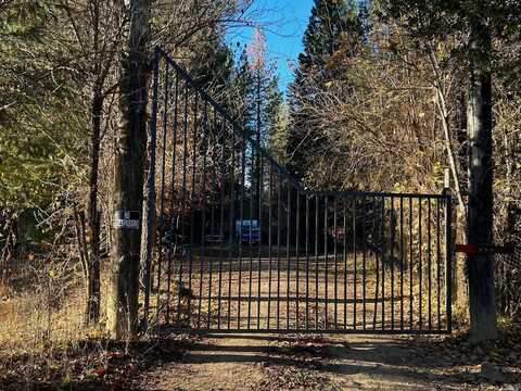 2651 Tenmile Creek Road, Laytonville, CA 95454