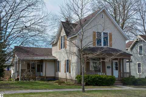 203 SEVENTH STREET, TRAVERSE CITY, MI 49684