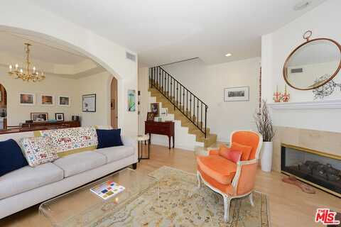 11808 Riverside Dr, Valley Village, CA 91607