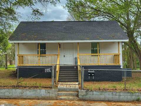 458 Buncombe Street, Woodruff, SC 29388