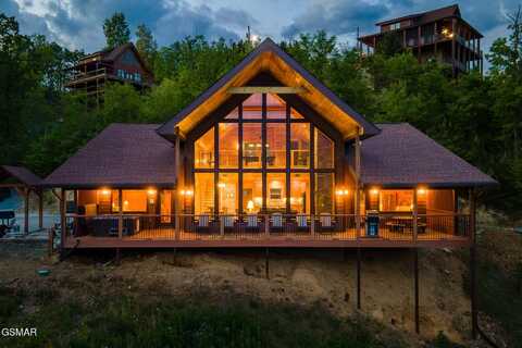 827 Vixen Run, Gatlinburg, TN 37738