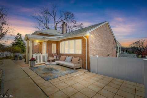134 Cedar Grove Pkwy, Cedar Grove, NJ 07009