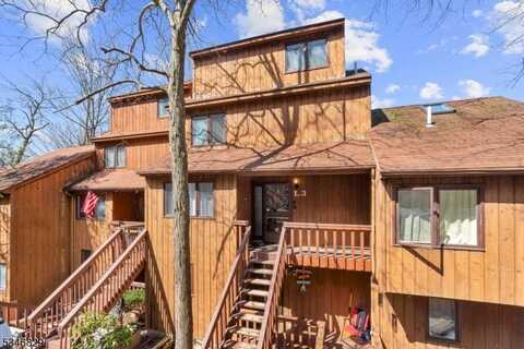4 Village Way L3, Vernon, NJ 07462