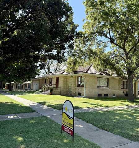 633 N Elm, Russell, KS 67665