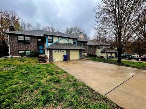 8200 Chas Circle, Pleasant Valley, MO 64068