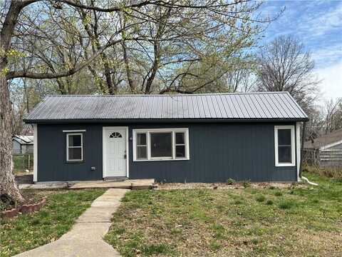 305 S Simms Street, Louisburg, KS 66053