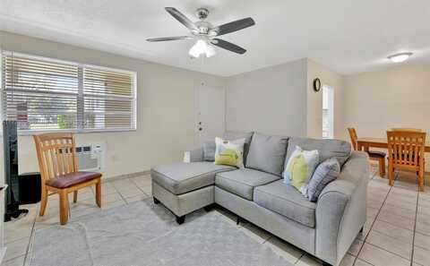 1395 NE 167th St, Miami, FL 33162