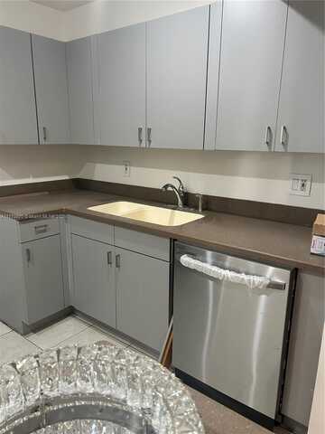 11511 NW 10th St, Pembroke Pines, FL 33026