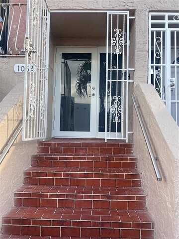 1062 W 42nd Pl, Hialeah, FL 33012