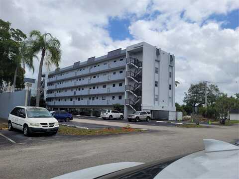 7561 NW 16th St, Plantation, FL 33313