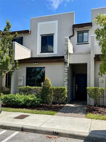 594 NE 207th St, Miami, FL 33179