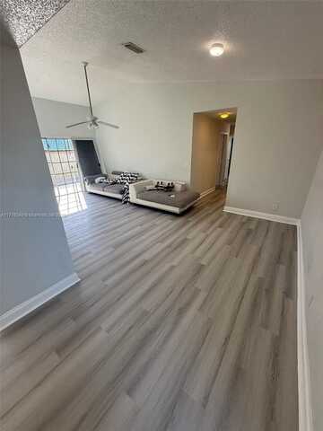 990 NE 212th Ter, Miami, FL 33179