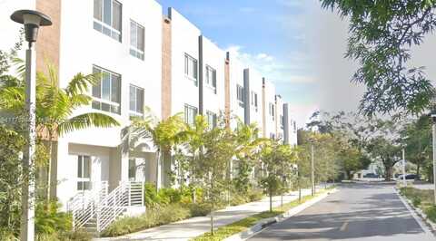 2505 NE 193rd St, Miami, FL 33180