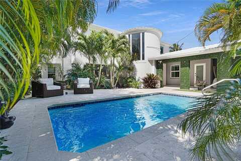 5650 Pine Tree Dr, Miami Beach, FL 33140