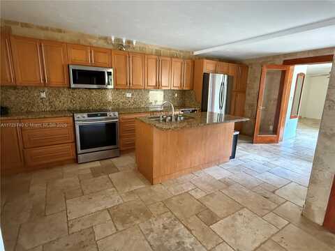 20584 NE 6th Ct, Miami, FL 33179