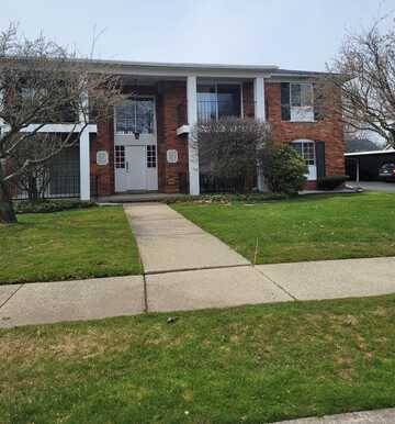 22041 E 11 Mile, Saint Clair Shores, MI 48081