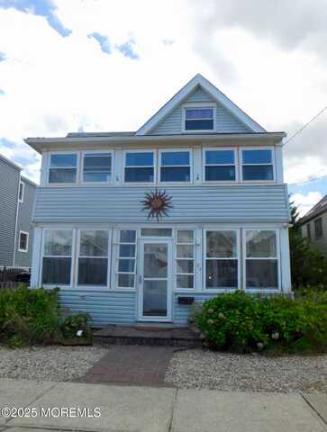 24 Philadelphia Avenue, Lavallette, NJ 08735