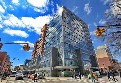 13835 39th Avenue, Flushing, NY 11354