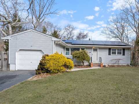 86 Gerald Street, Wading River, NY 11792