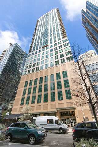 2 E ERIE Street, Chicago, IL 60611