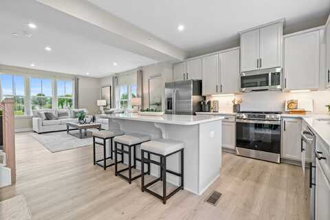 102 Ironwood Street, Zelienople, PA 16063