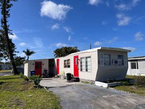 6515 15th St E, Sarasota, FL 34243