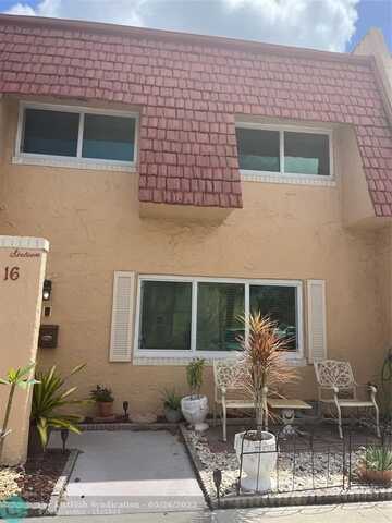 16 Spinning Wheel Ln, Tamarac, FL 33319
