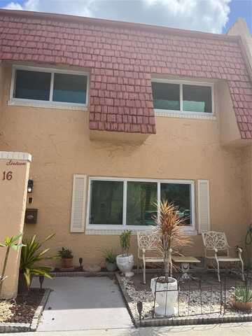 16 Spinning Wheel Ln, Tamarac, FL 33319