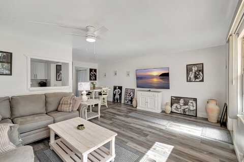 566 Mansfield, Boca Raton, FL 33434