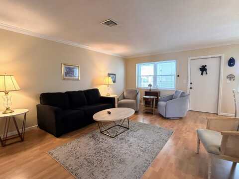 770 Horizons E, Boynton Beach, FL 33435