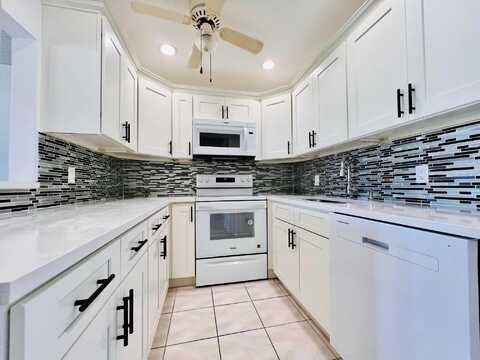 182 Chatham I, West Palm Beach, FL 33417