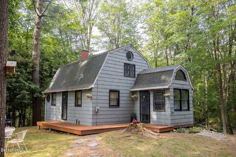 132 Dawn Dr, Becket, MA 01223