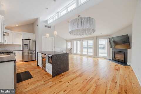 317 N FRONT STREET, PHILADELPHIA, PA 19106
