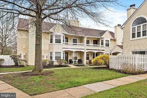 122 MILL RUN E, HIGHTSTOWN, NJ 08520