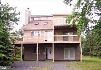 82 LINDBERGH CIRCLE, ALBRIGHTSVILLE, PA 18210