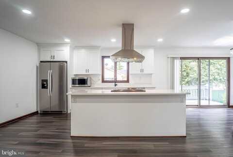 210 PENNICK DRIVE, STEVENSVILLE, MD 21666