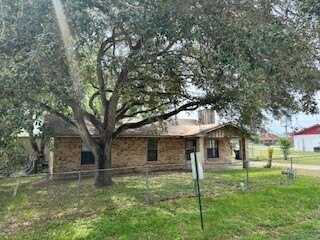 202 E Houston Street, George West, TX 78022