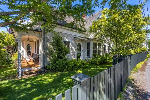 6 Washington Avenue, Provincetown, MA 02657