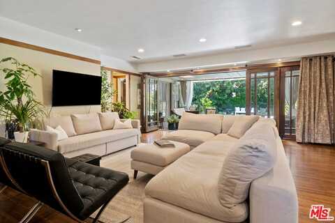 2299 Beverwil Dr, Los Angeles, CA 90034