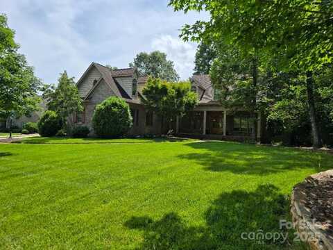 6787 Bronco Lane, Summerfield, NC 27358