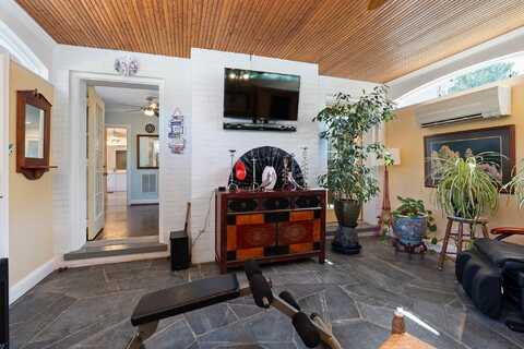 1204 WESTMORELAND DR, STAUNTON, VA 24401