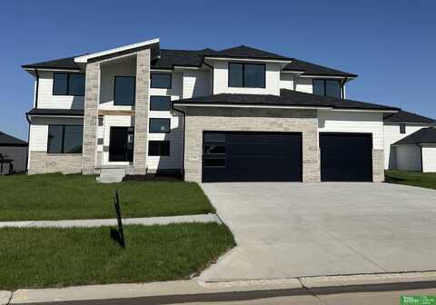 5508 Kestrel Parkway, Elkhorn, NE 68022