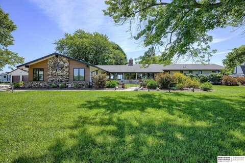 9101 N 225th Street, Omaha, NE 68022
