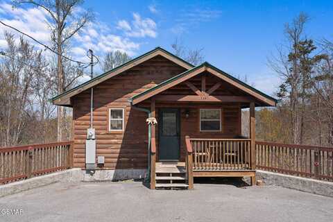 719 Hazy Circle, Gatlinburg, TN 37738