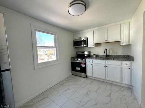 245 N 11Th St, Kenilworth, NJ 07033