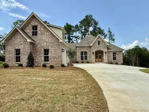 130 Brookhollow Blvd., Hattiesburg, MS 39402