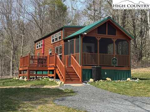 16226 Highlands Parkway, Whitetop, VA 24292