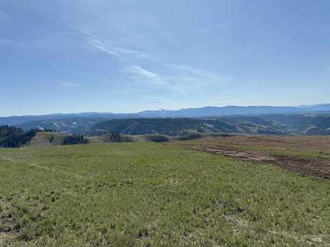 207 Amber Avenue, Kooskia, ID 83539
