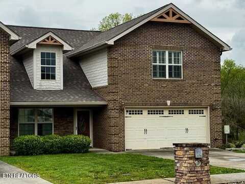 3007 Villas Creekside Drive, Dandridge, TN 37725